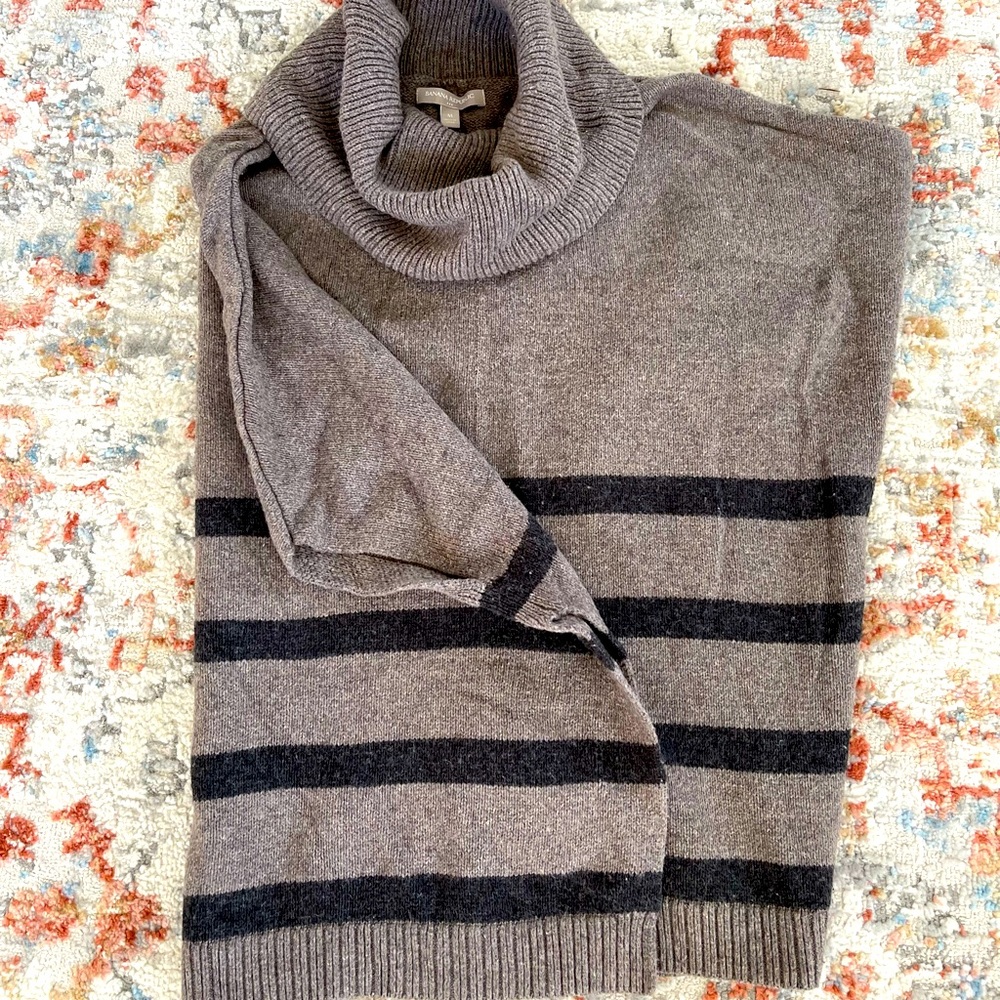 Women’s pancho sweater